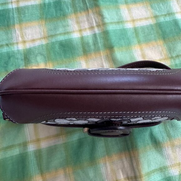 Soho Flap Bag In Regenerative Leather - Picture 7 of 13